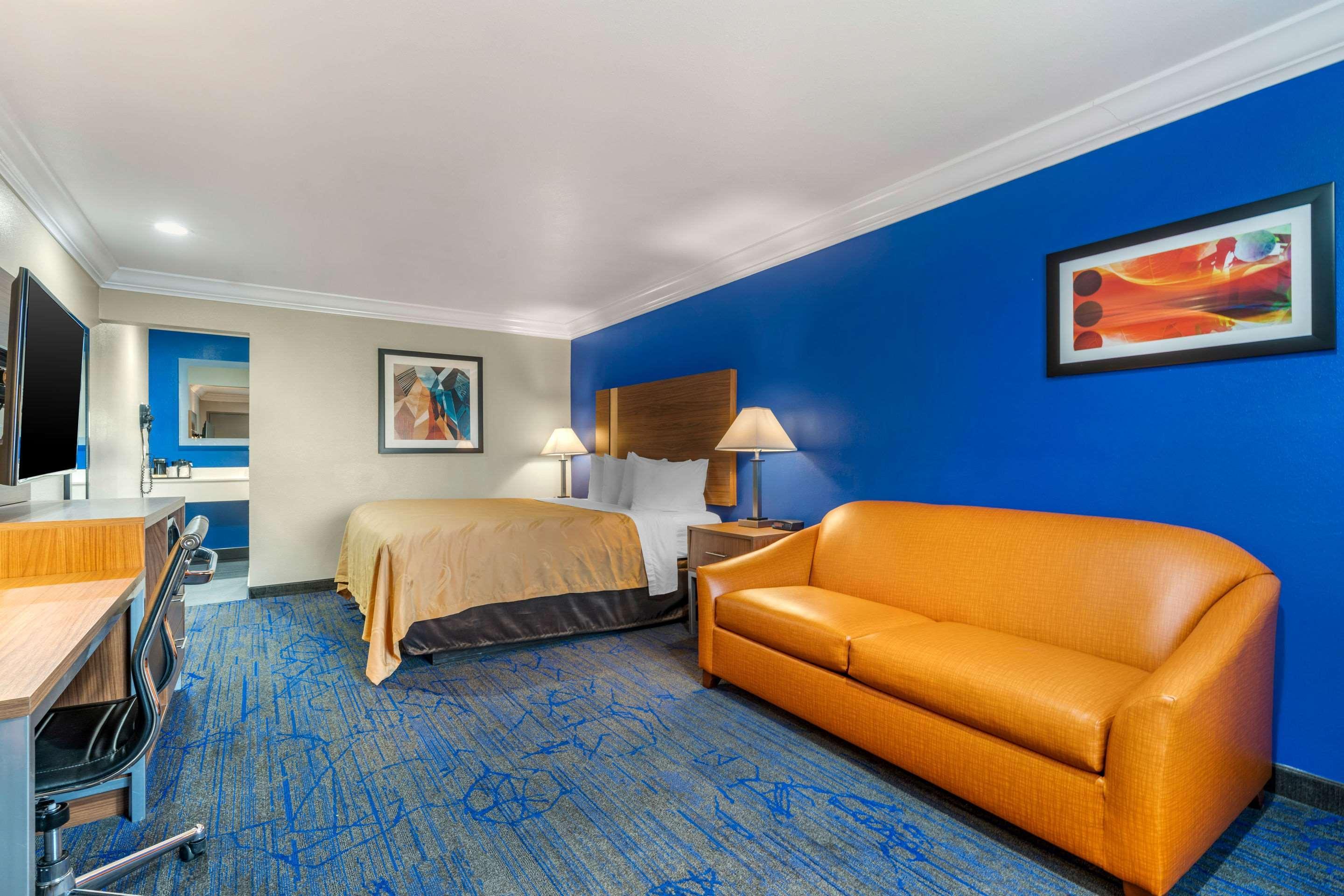 Quality Inn & Suites バカビル エクステリア 写真