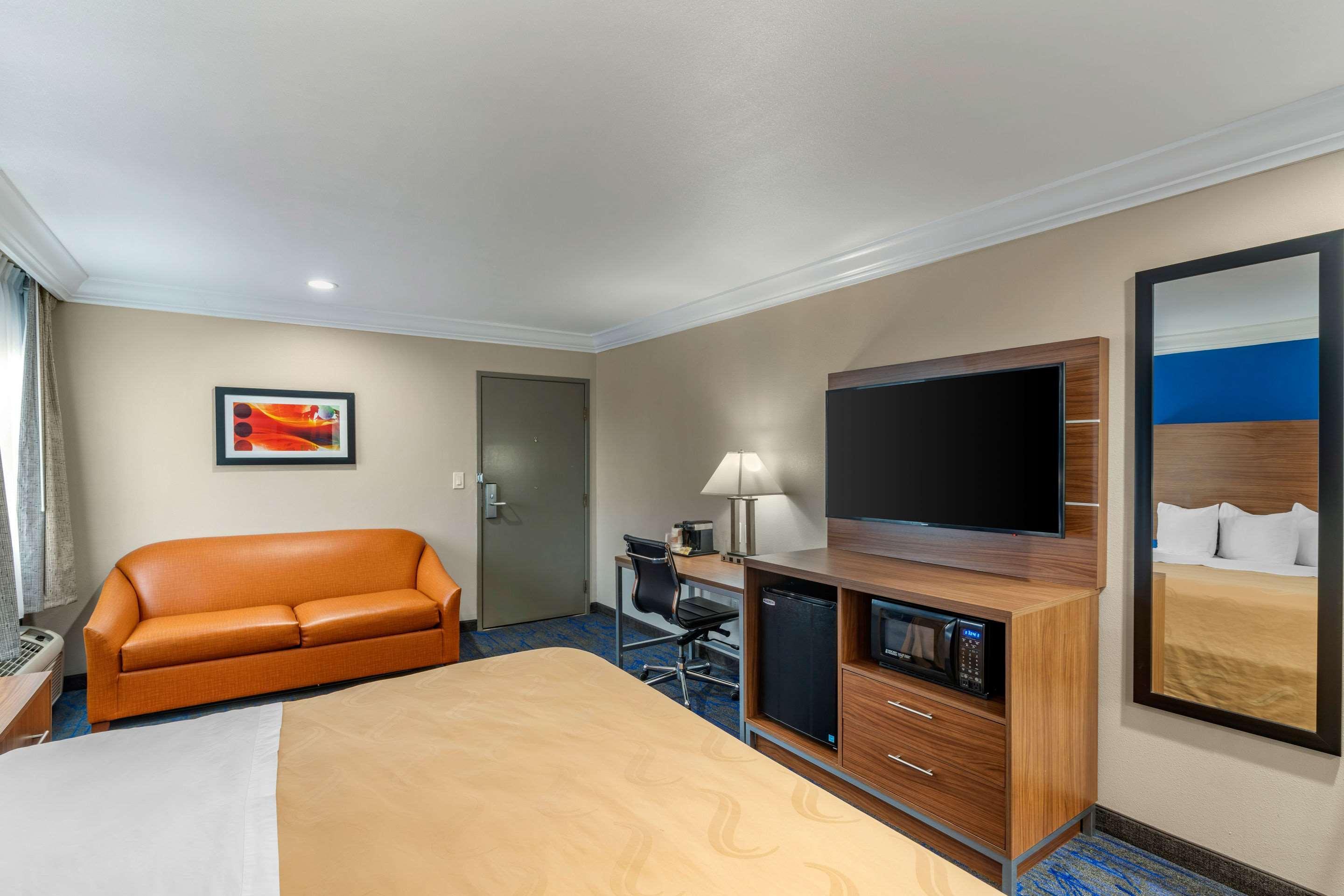 Quality Inn & Suites バカビル エクステリア 写真
