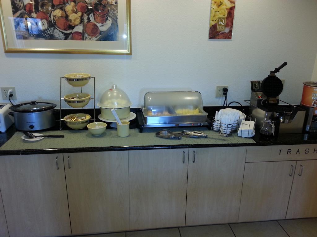 Quality Inn & Suites バカビル エクステリア 写真