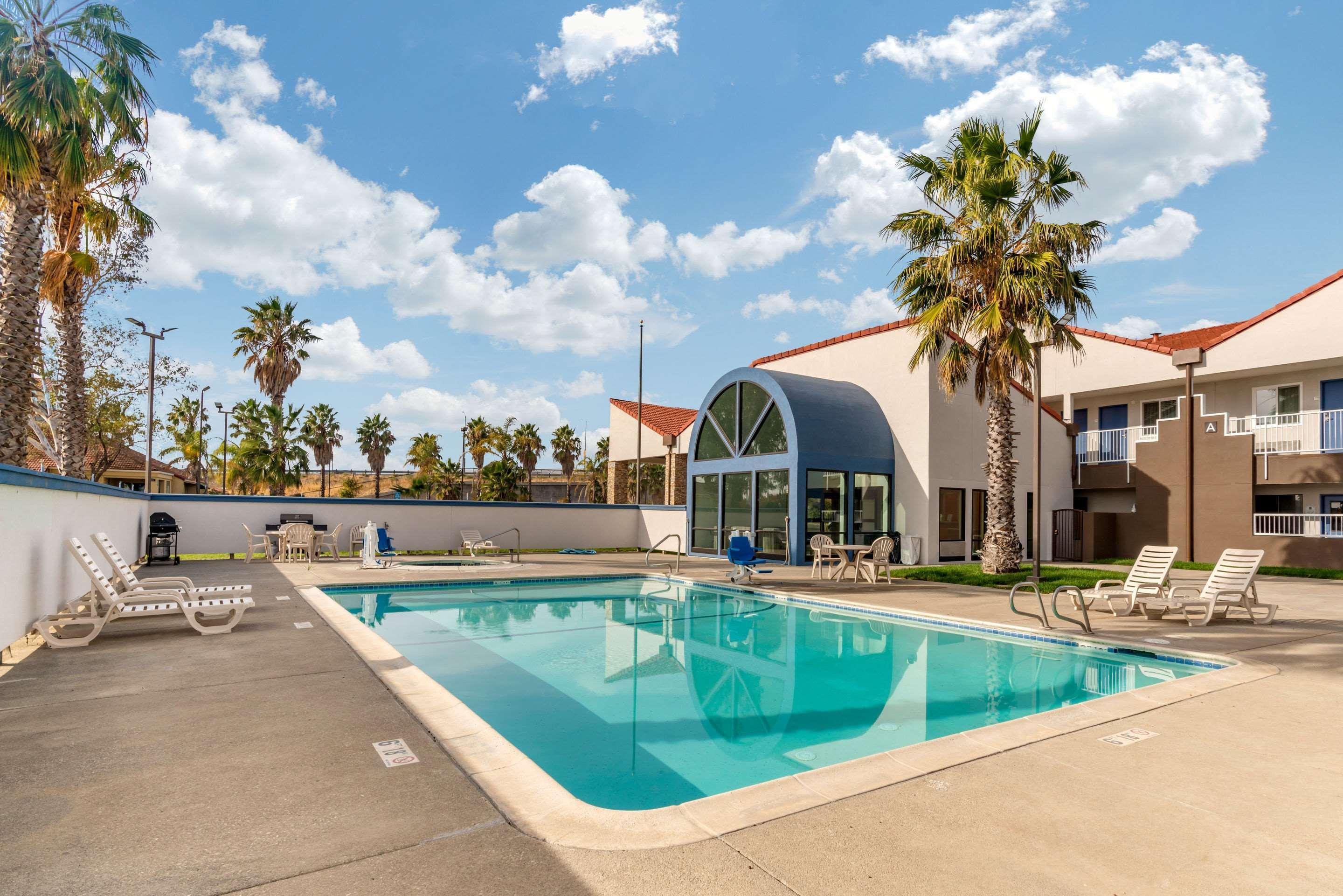 Quality Inn & Suites バカビル エクステリア 写真