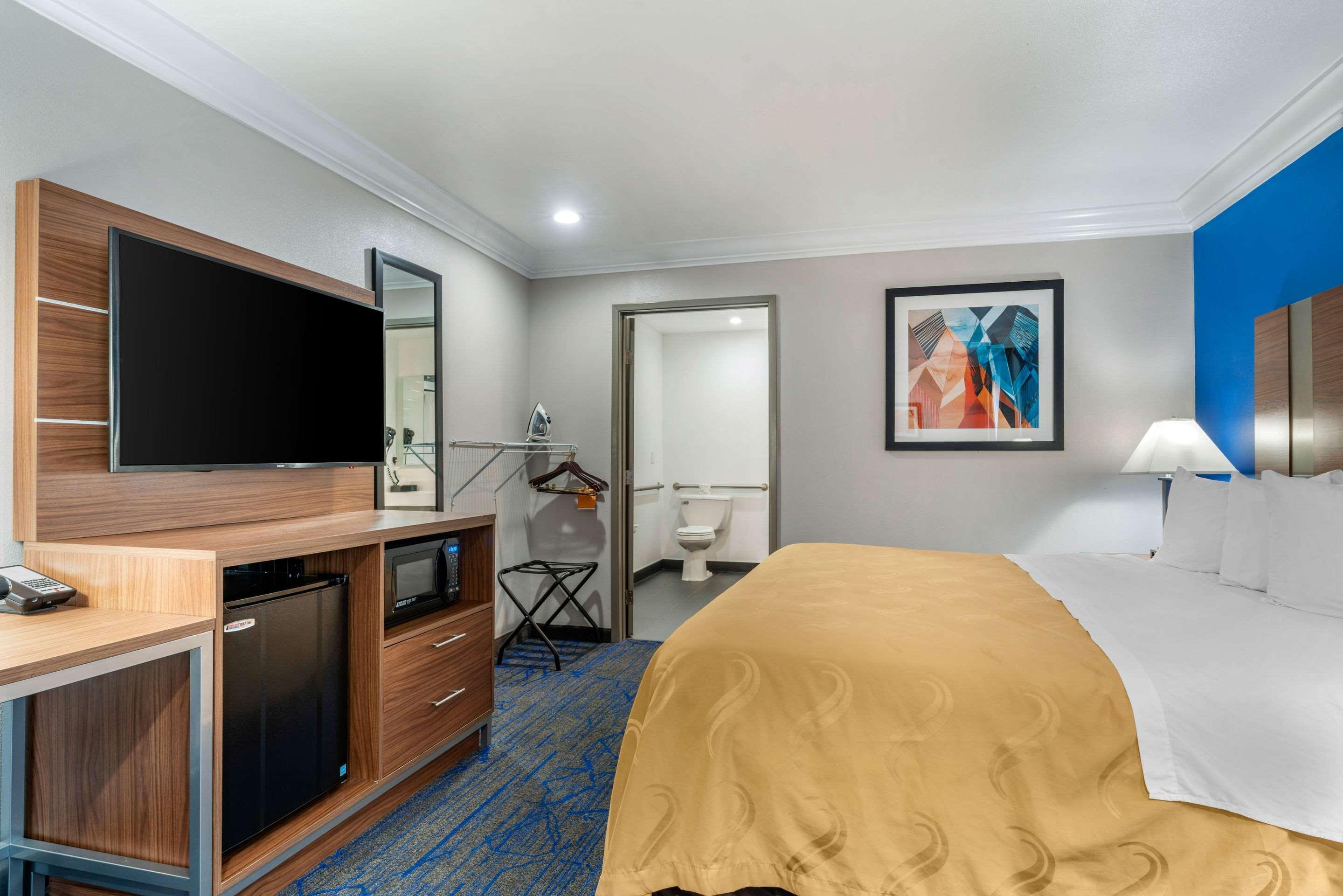 Quality Inn & Suites バカビル エクステリア 写真