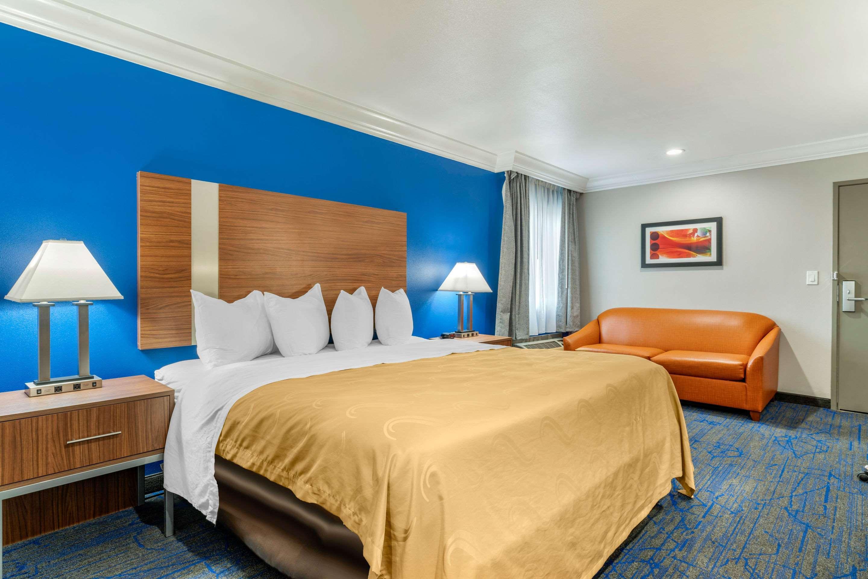 Quality Inn & Suites バカビル エクステリア 写真