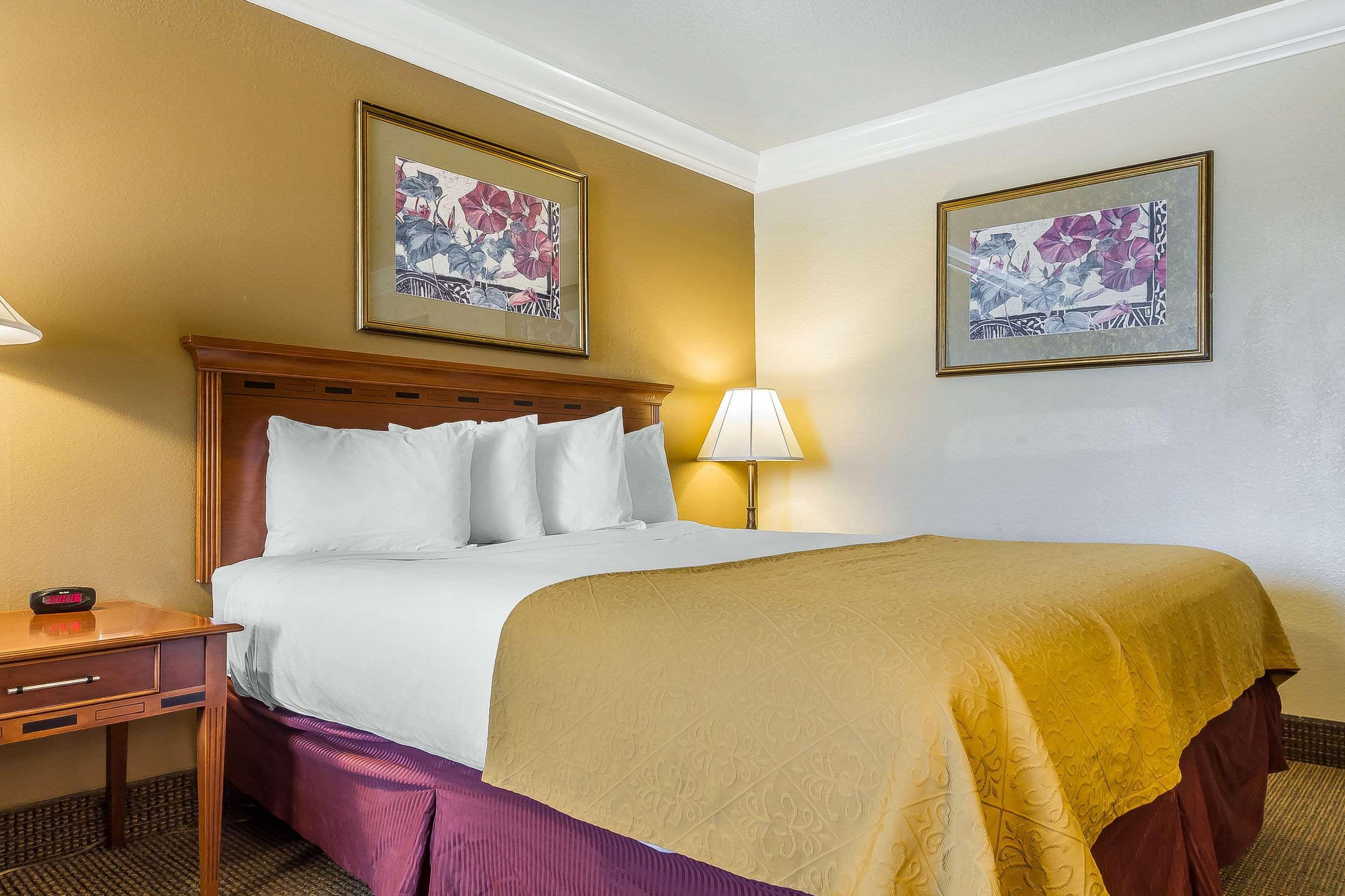Quality Inn & Suites バカビル エクステリア 写真