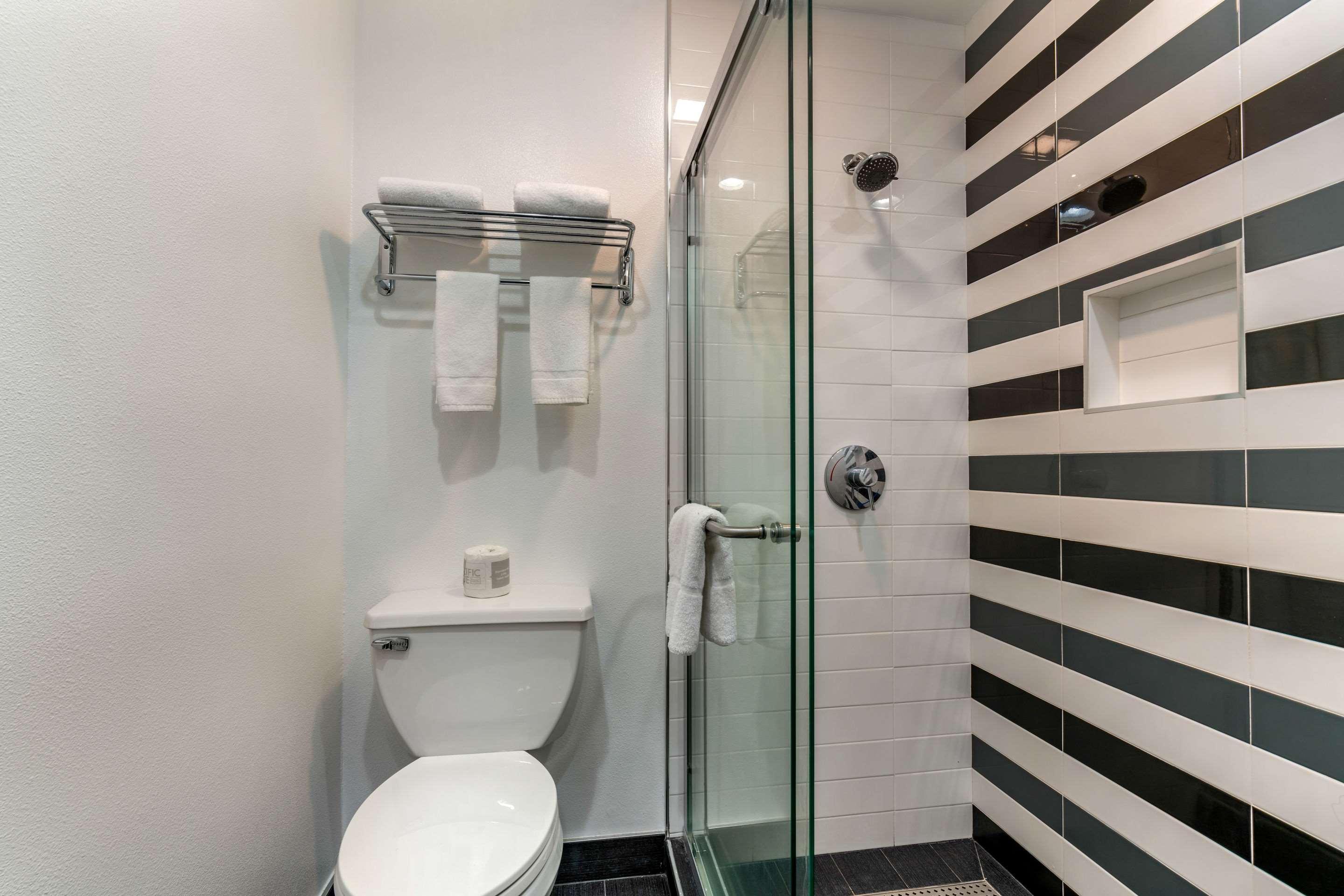 Quality Inn & Suites バカビル エクステリア 写真