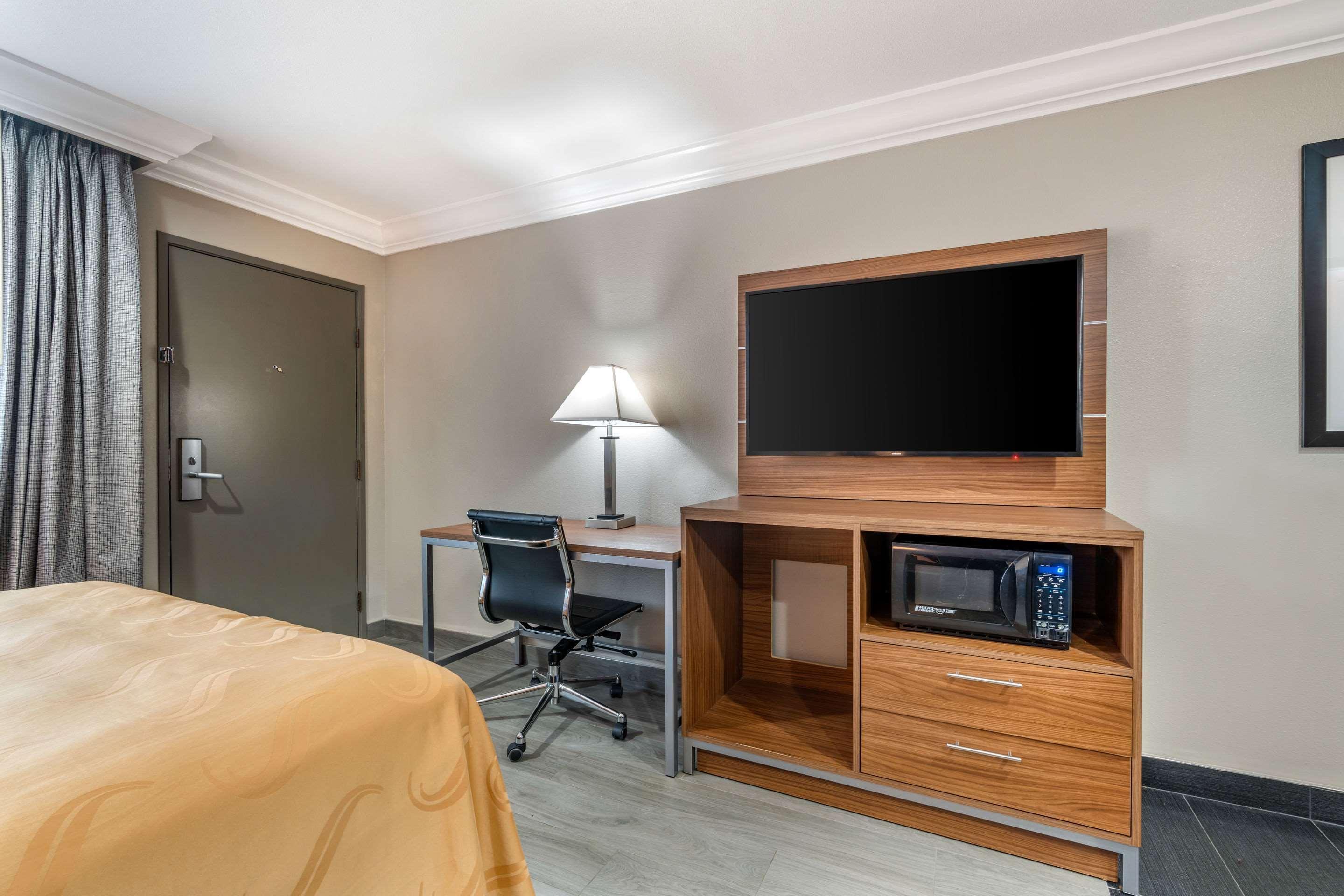 Quality Inn & Suites バカビル エクステリア 写真