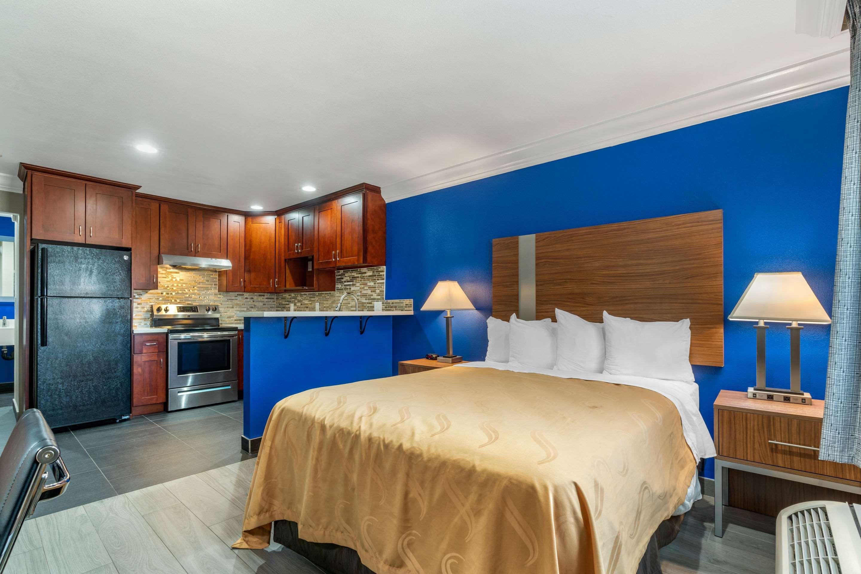 Quality Inn & Suites バカビル エクステリア 写真