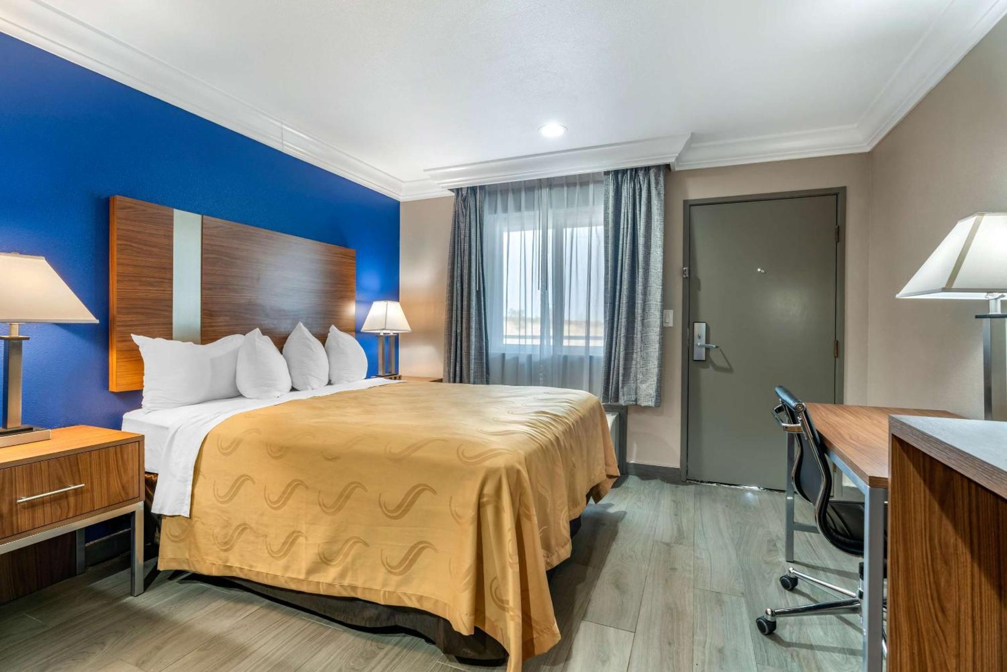 Quality Inn & Suites バカビル エクステリア 写真