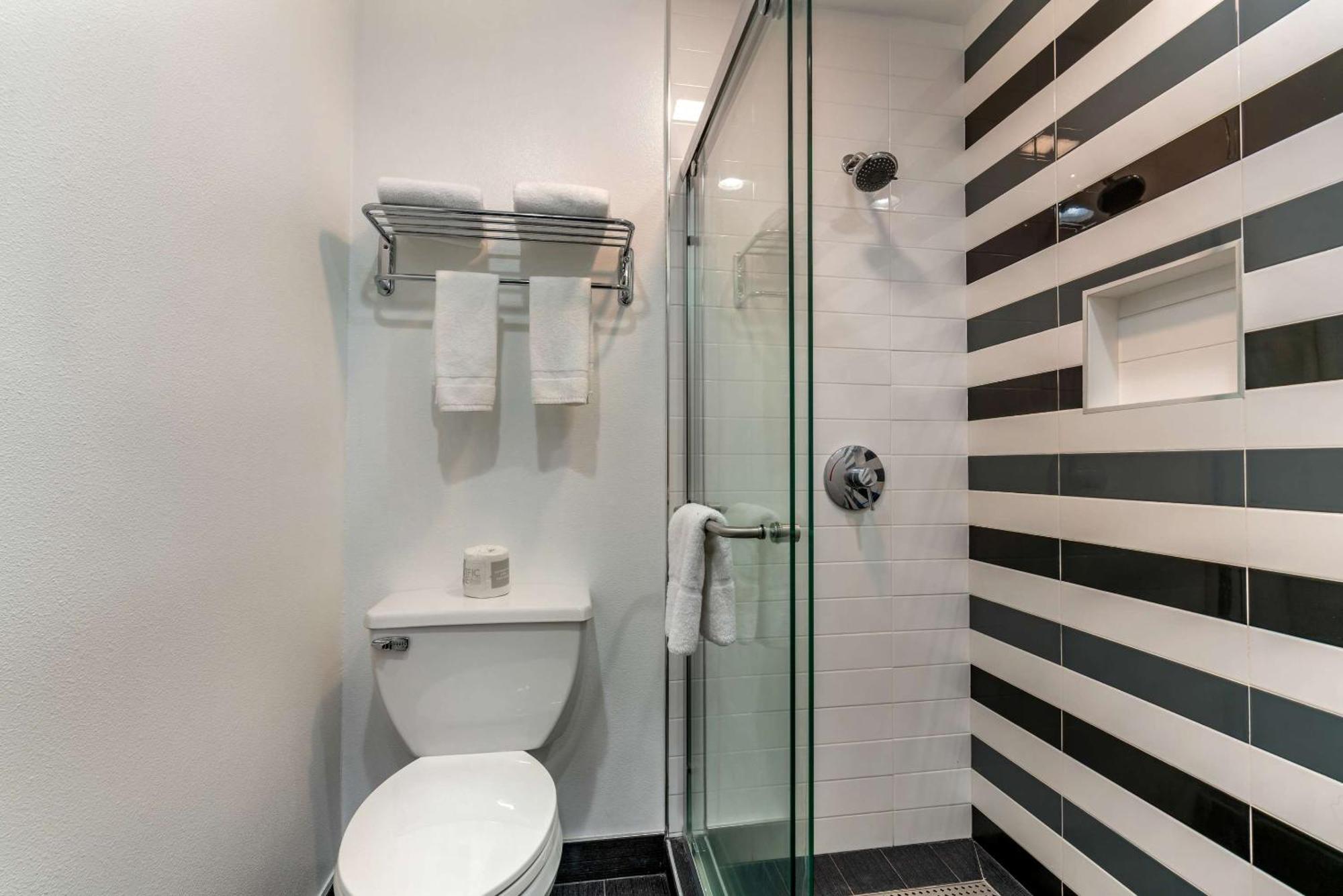 Quality Inn & Suites バカビル エクステリア 写真