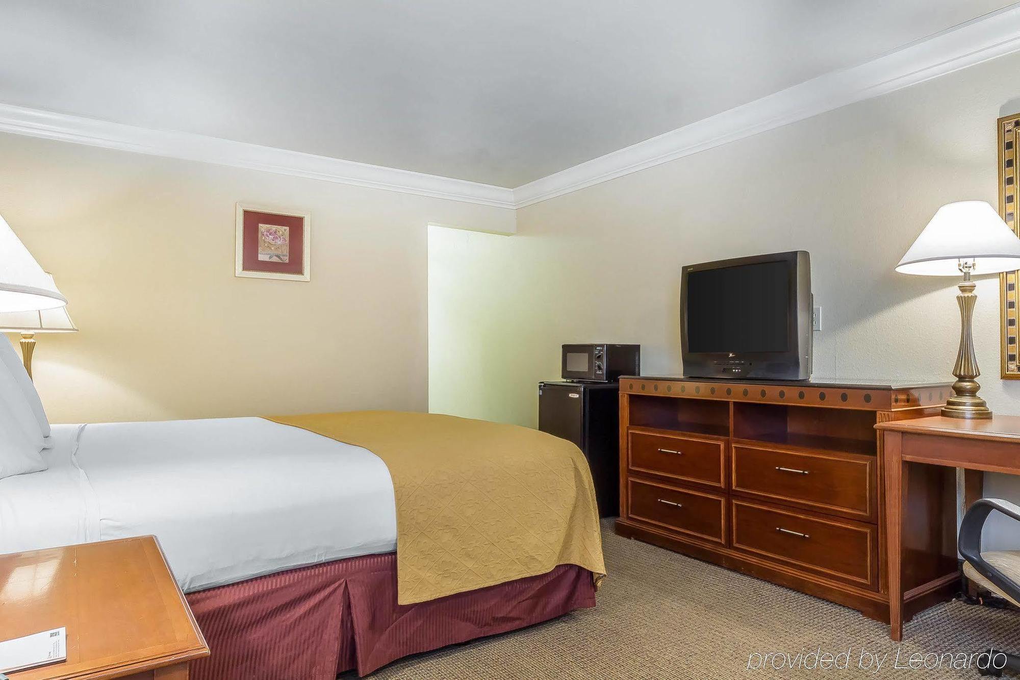 Quality Inn & Suites バカビル エクステリア 写真